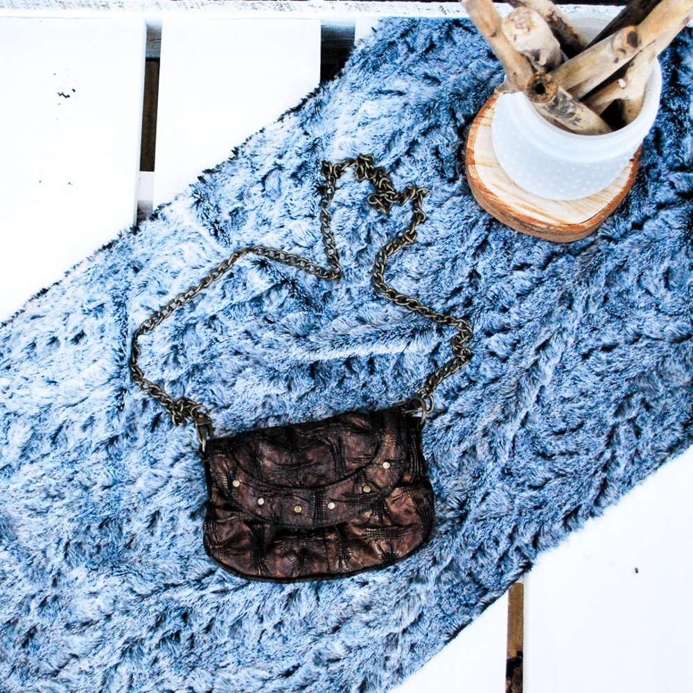 Old Navy Small Purse Bronze Chain (H1)